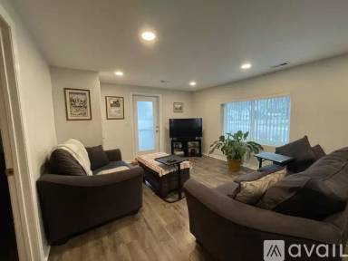 Main picture of 322 Hathaway St