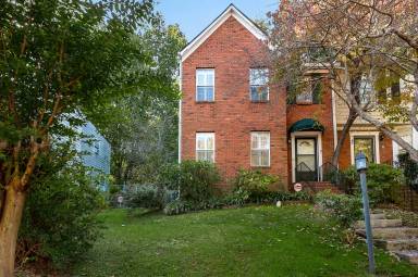 Main picture of 1658 Grist Mill Dr