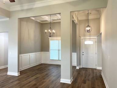 Main picture of 306 Falls Dr