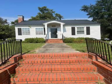 Main picture of 1318 4th Ave