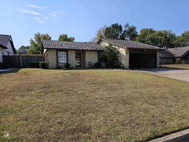 Main picture of 2313 W Commercial Ct