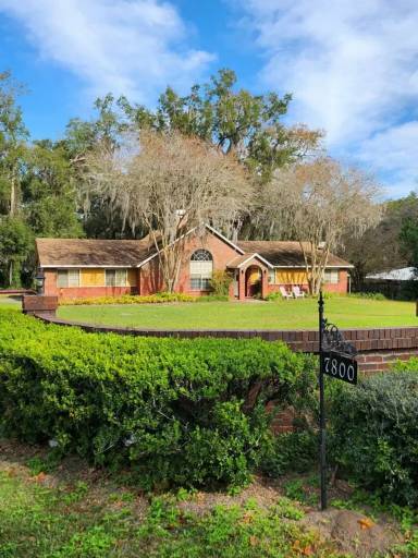 Main picture of 7800 SW 24th Ave