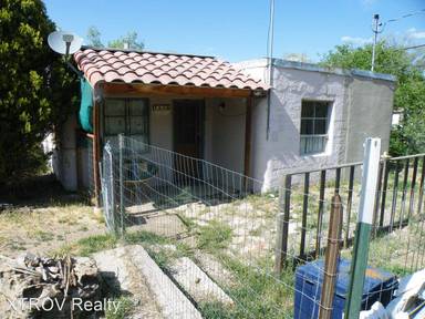 Main picture of 104 E Downey Ave