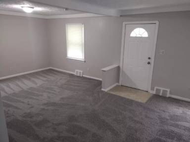 Main picture of 3943 E 153rd St