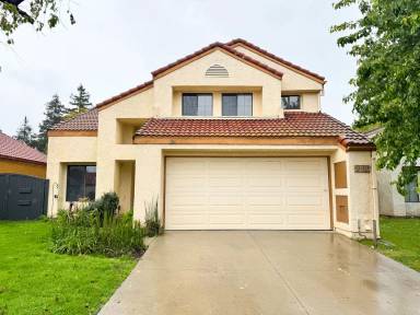 Main picture of 2120 Deercreek Ave