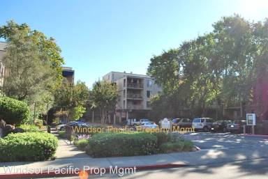 Main picture of 320 N Civic Dr