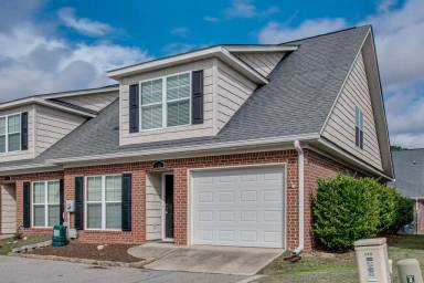 Main picture of 134 Grove Landing Ct