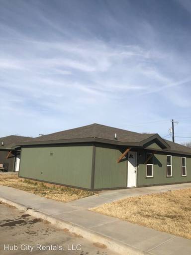 Main picture of 2807 E 2nd St