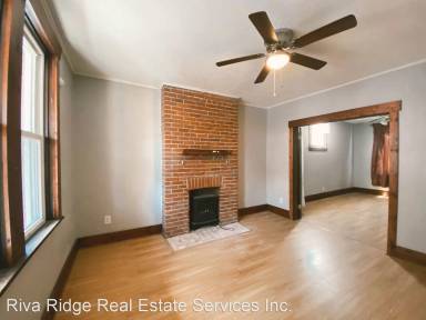 Main picture of 101 E Cherryhill St