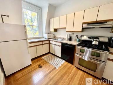 Main picture of 39 Cypress St