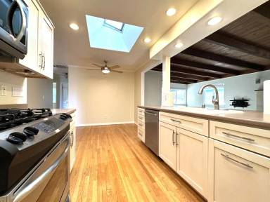 Main picture of 3553 Armstrong St