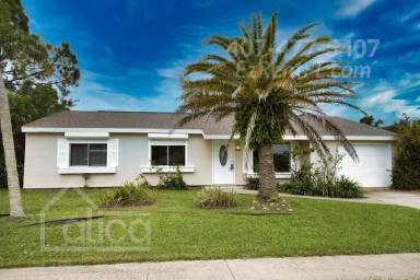 Main picture of 6667 Carovel Ave
