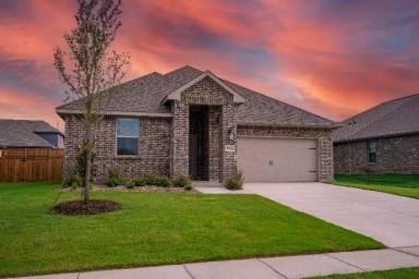 Main picture of 544 Brook View Dr