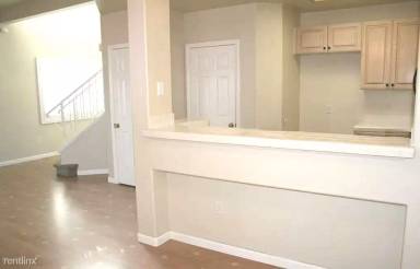 Main picture of 3326 W Orange Ave