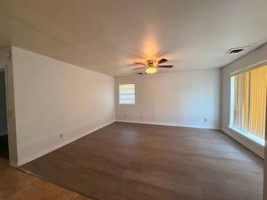 Main picture of 1310 Bradley Ln