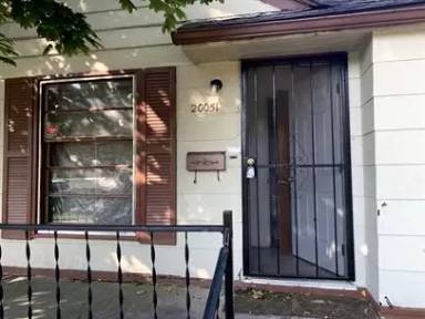 Main picture of 20021 Oakfield St