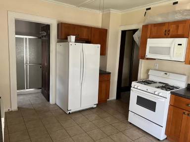 Main picture of 122 Park Dr W
