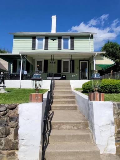 Main picture of 927 Mount Pleasant Ave