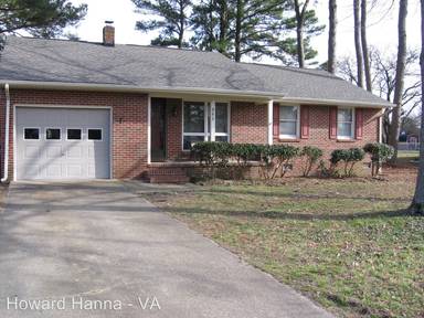 Main picture of 220 Edgewood Dr