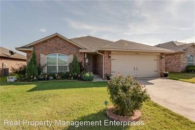 Main picture of 2204 NW 196th St