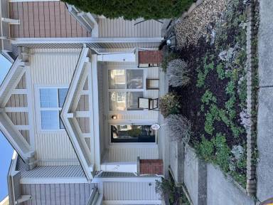 Main picture of 520 Bradburn Village Cir