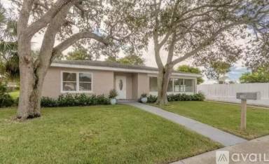 Main picture of 326 Ribault Ave