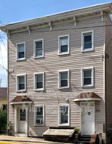 Main picture of 298 E Main St