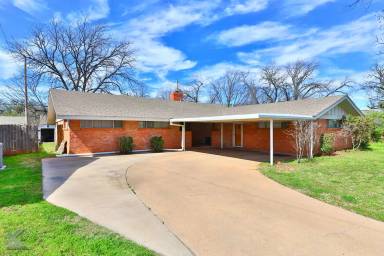 Main picture of 902 Harwell St