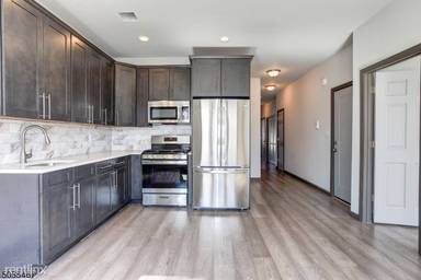 Main picture of 51 Lindsley Ave