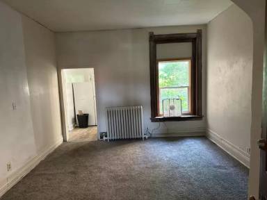 Main picture of 117 E 3rd St
