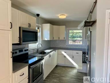 Main picture of 131 Marsh Rd