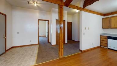 Main picture of 7 E Gilman St