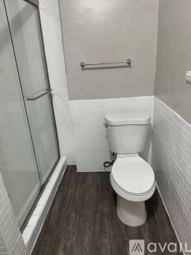 Main picture of 907 W 2nd St
