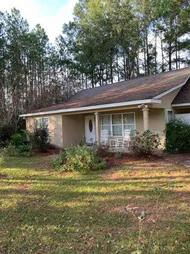 Main picture of 76 Woodlawn Dr