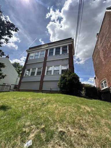 Main picture of 431 Fremont St