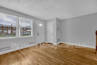 Main picture of 4310 Roberton Ave
