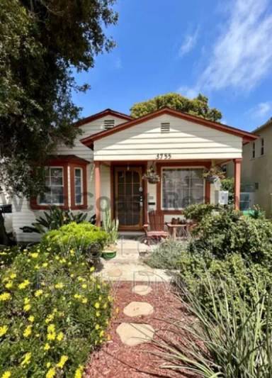 Main picture of 3755 Texas St