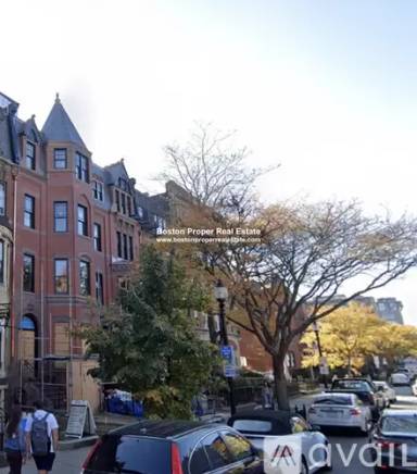 Main picture of 272 Newbury St