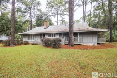 Main picture of 8 Shaftesbury Ln