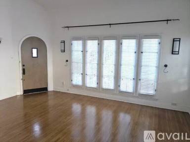 Main picture of 6265 Commodore Sloat Dr