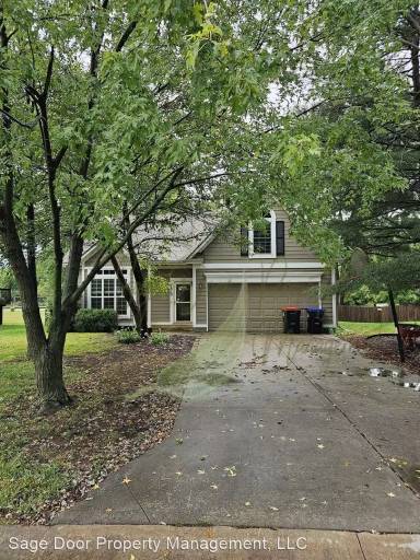 Main picture of 7619 W 154th Ter