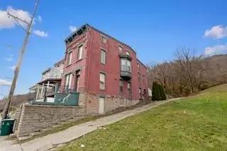 Main picture of 2658 River Rd