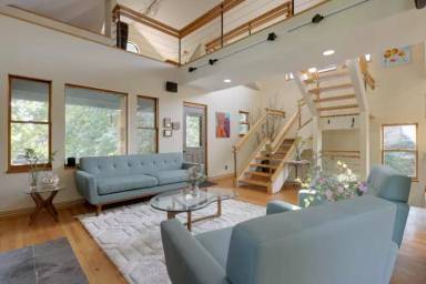 Main picture of 607 Dayton Ave