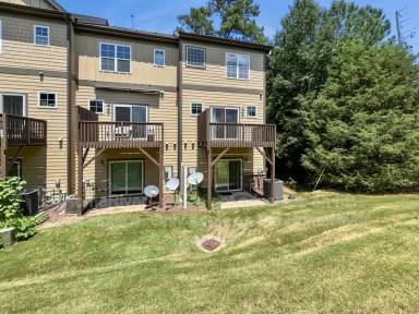 Main picture of 7903 Dukes Dynasty Dr