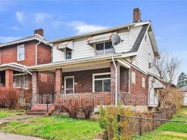 Main picture of 1404 Maple Ave