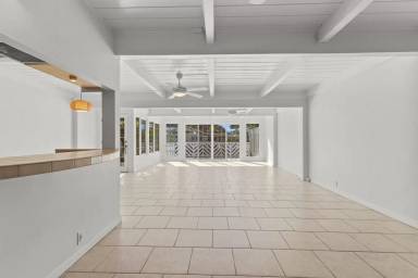 Main picture of 375 Kawaihae St
