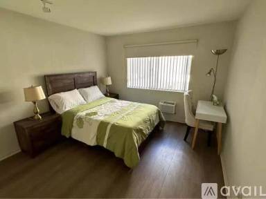 Main picture of 210 S La Fayette Park Pl