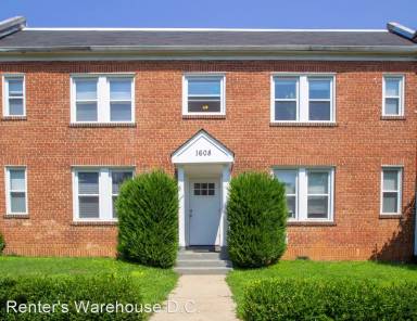 Main picture of 1608 E St NE