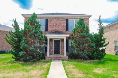 Main picture of 178 Herschel Dr