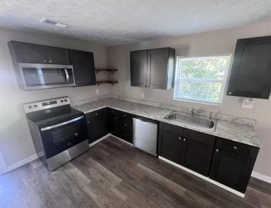 Main picture of 208 Glass Ave